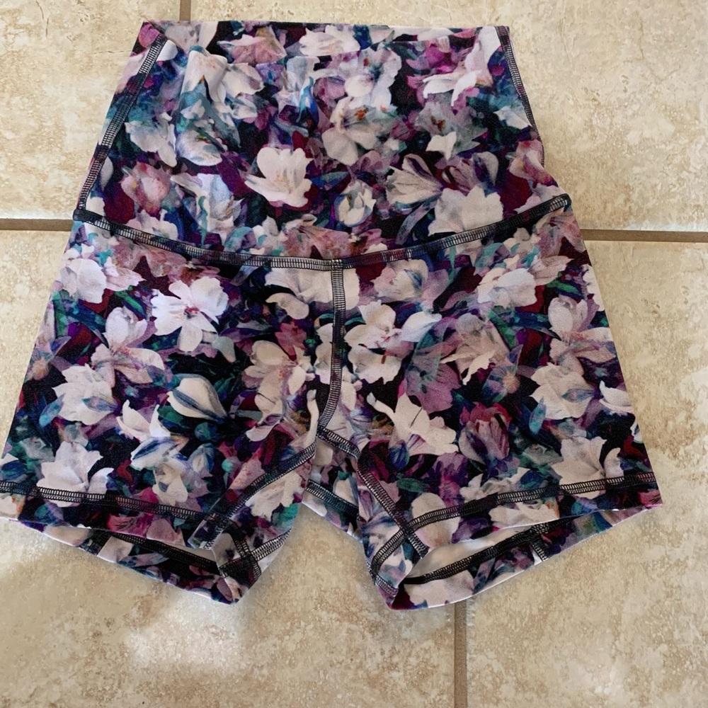 Lululemon Align shorts